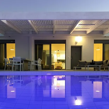 Villa Serene With Swimming Pool In *