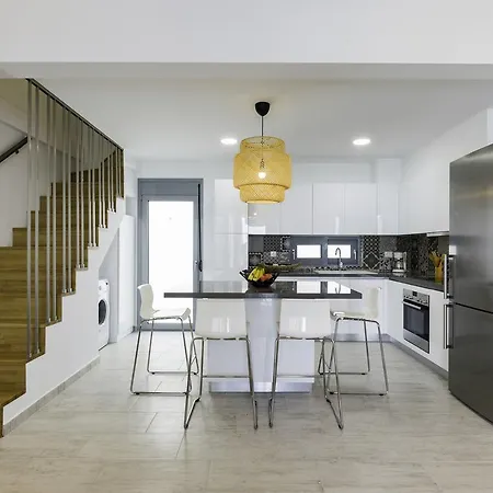 Villa Serene With Swimming Pool In *