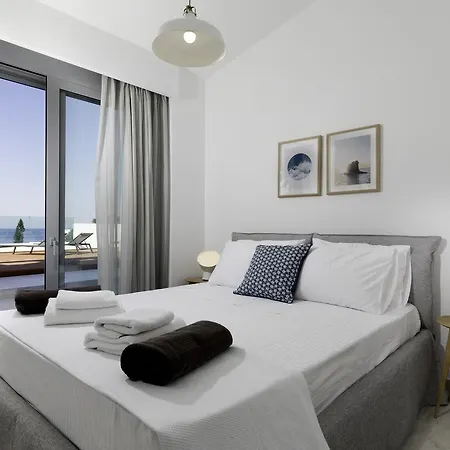 Vilă Serene With Swimming Pool In *