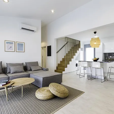 Villa Serene With Swimming Pool In *