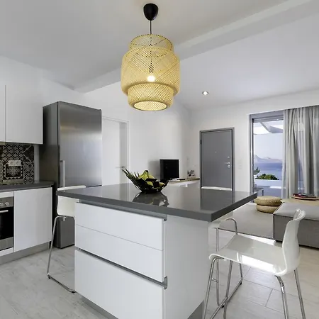 Villa Serene With Swimming Pool In *
