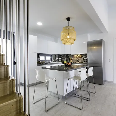 Serene With Swimming Pool In Villa Líndos