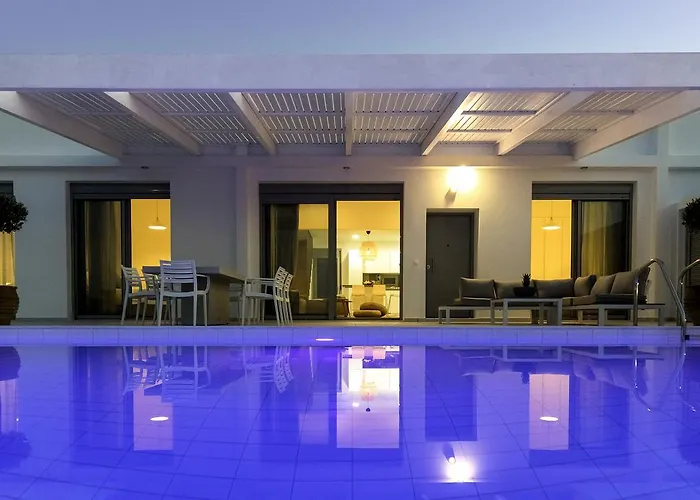 Вилла Serene With Swimming Pool In *