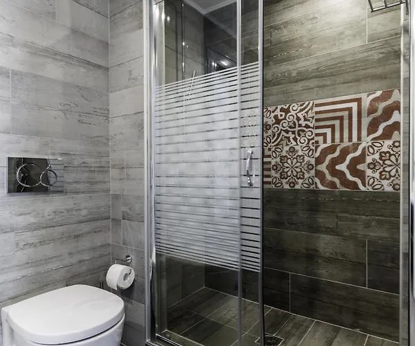 Serene With Swimming Pool In Villa Líndosz