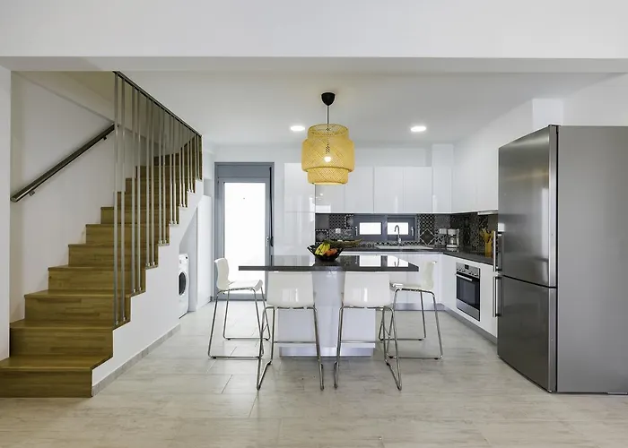 Вилла Serene With Swimming Pool In *