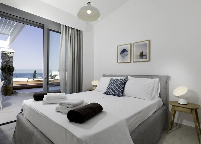 Villa Serene With Swimming Pool In *