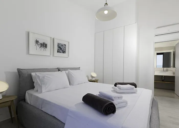 Serene With Swimming Pool In *