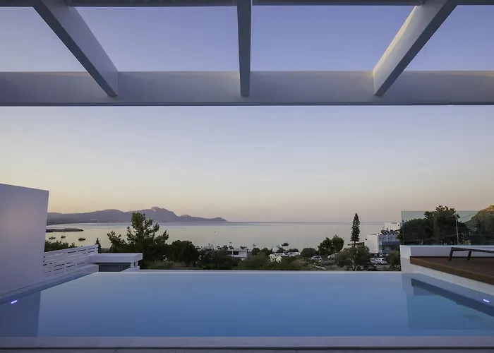 Serene With Swimming Pool In Villa Líndos